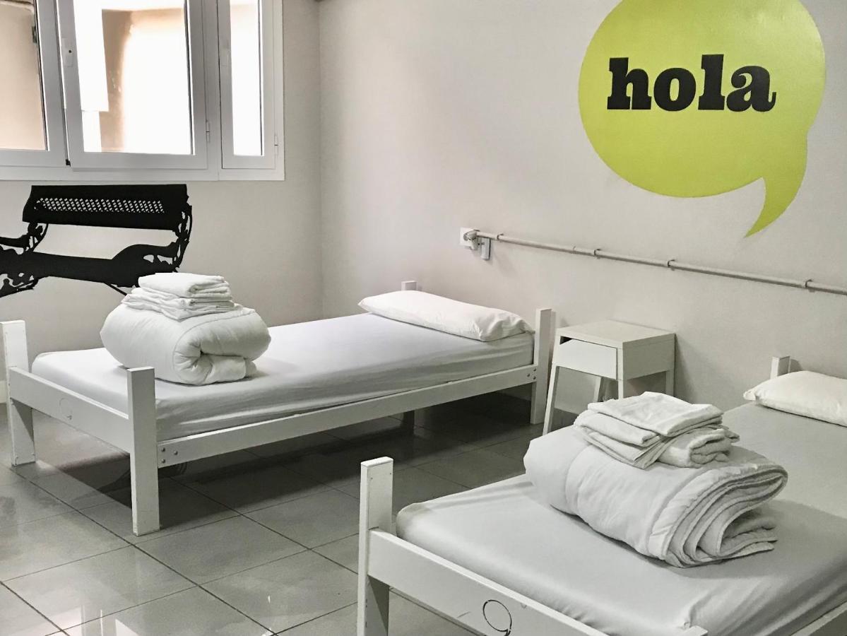 Hola Hostal Eixample Barcelona Zewnętrze zdjęcie