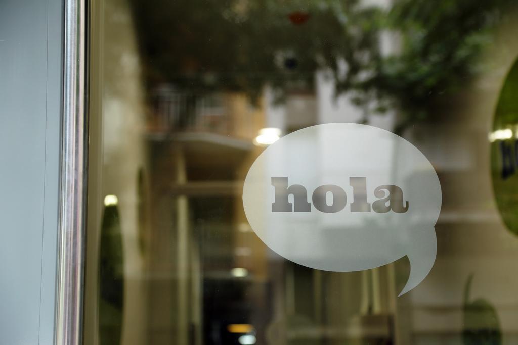 Hola Hostal Eixample Barcelona Zewnętrze zdjęcie